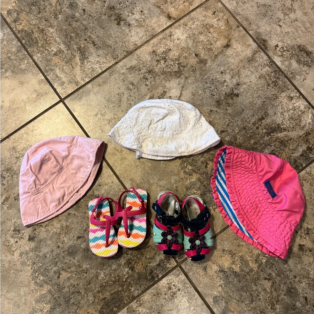 Baby girl summer bundle (3) sun hats & (2) pair sandals